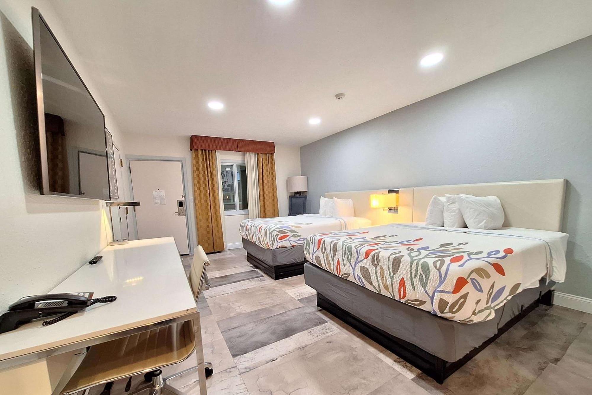 Travelodge By Wyndham Indianapolis Speedway エクステリア 写真