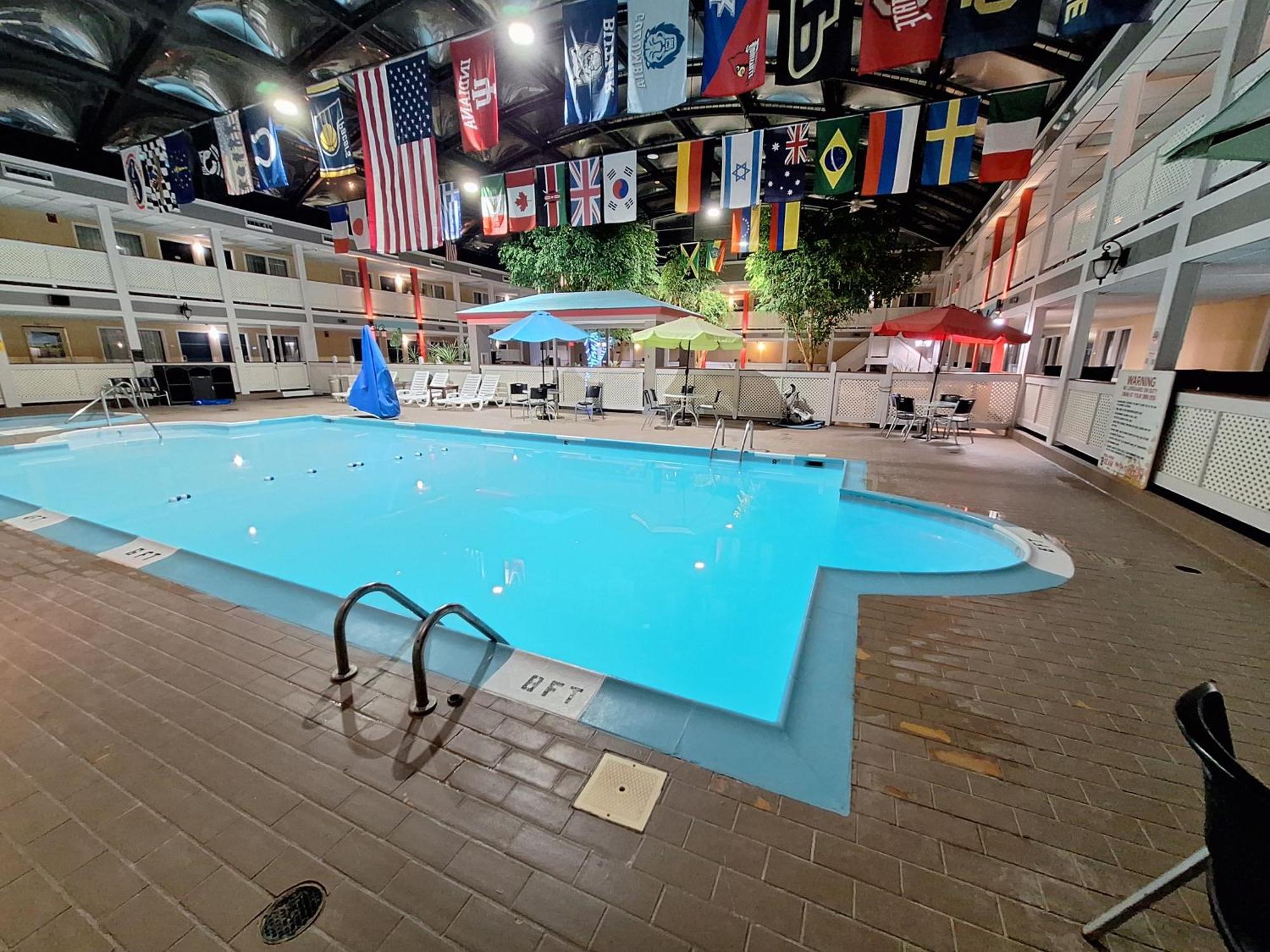 Travelodge By Wyndham Indianapolis Speedway エクステリア 写真